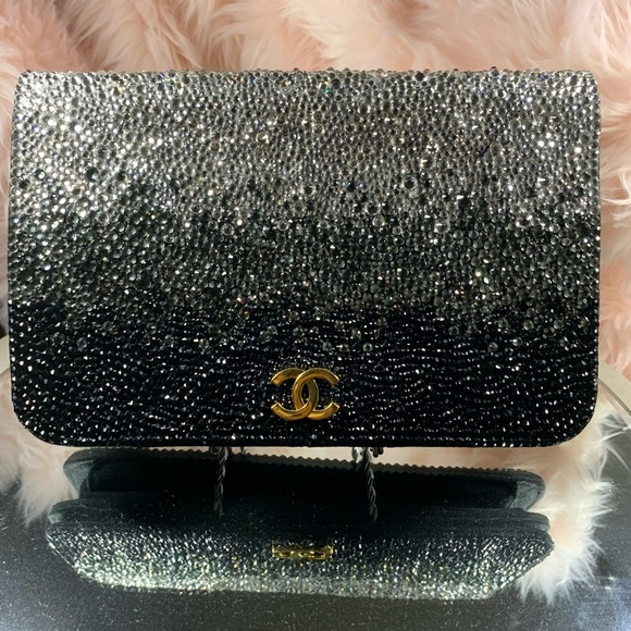 🎄[SOLD] ❤️CHANEL Matelasse Strass - Picture 3 of 11